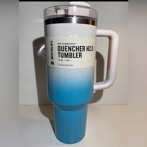New Stanley 40 oz. Quencher H2.0 FlowState Tumbler Pool Ombre